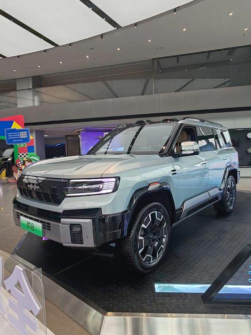 重庆131比亚迪方程豹硬派越野的爆款，英菲尼迪35周年与你共成长